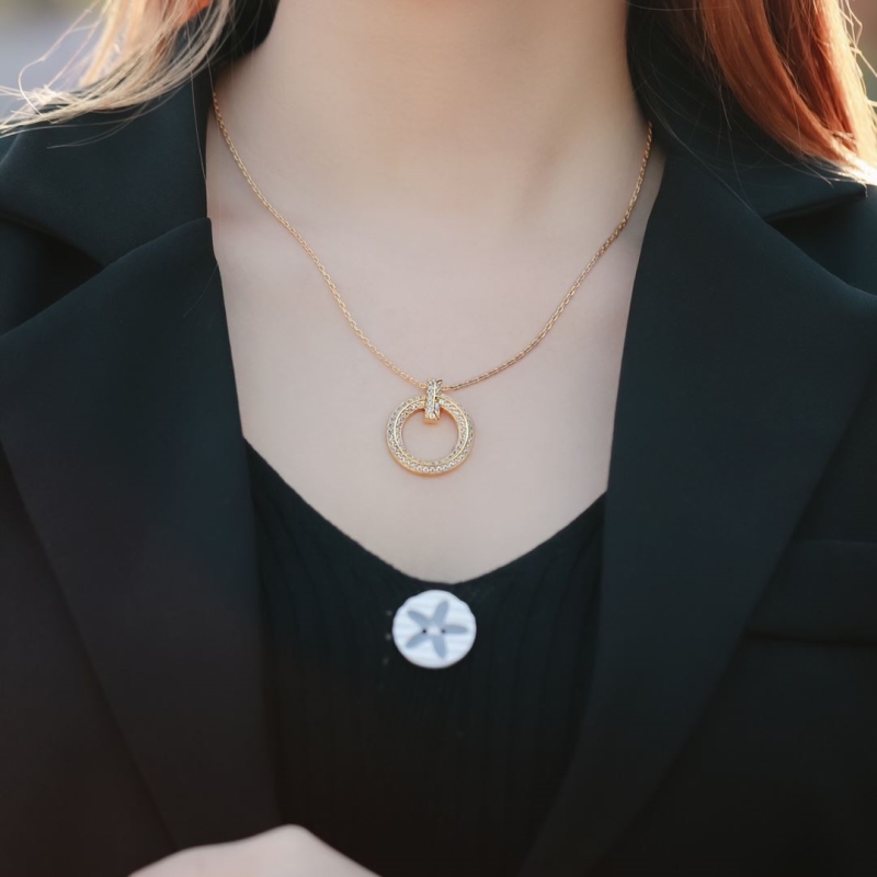 T*f*ny necklaces